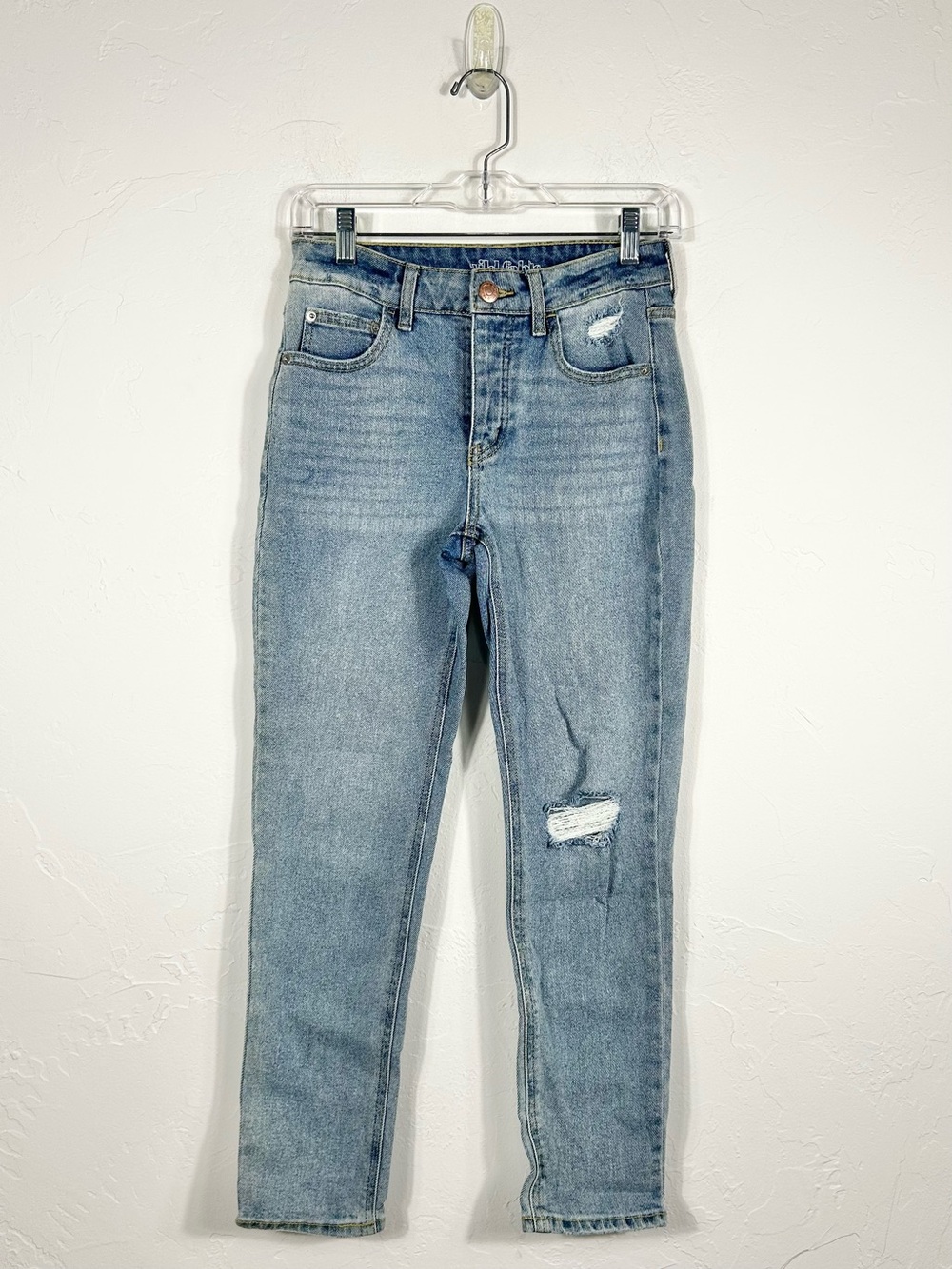 Wild Fable Size 00 Light Wash Distressed Mom Slim Jeans